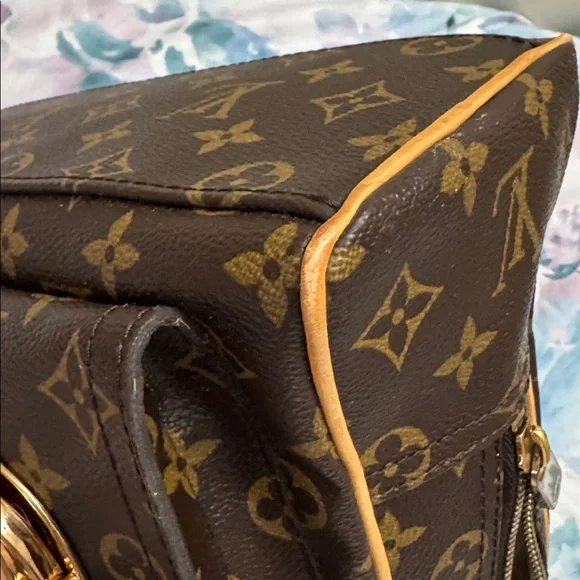 Authentic Louis Vuitton Manhattan PM Brown and Gold Monogram Satchel - Picture 6 of 16